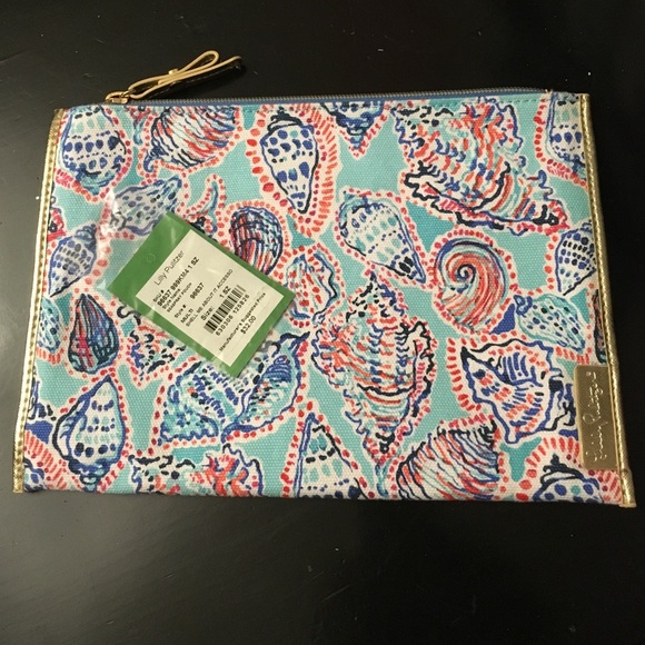 Lilly Pulitzer Handbags - Lilly Pulitzer Multicolor Seashell Clutch Wristlet